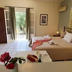 Appart hôtel Livadi With Pool Lákka
