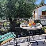 Appart hôtel Livadi With Pool