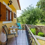 Appart hôtel Livadi With Pool Lákka