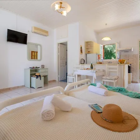 Aparthotel Livadi With Pool Lakka (Paxos)