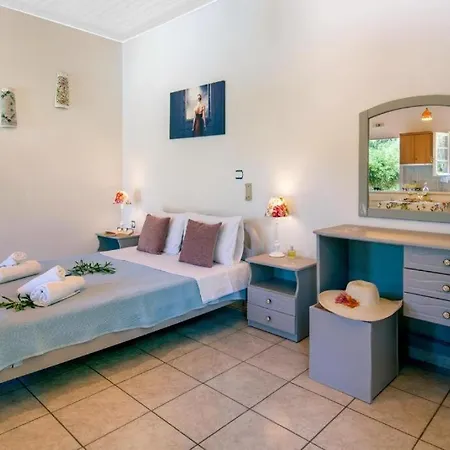 Livadi With Pool Hotel apartamentowy