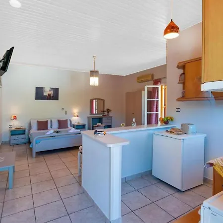 Livadi With Pool Appart hôtel 4*