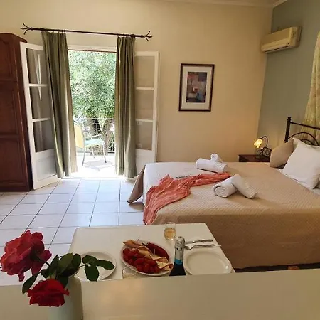 Appart hôtel Livadi With Pool Lákka