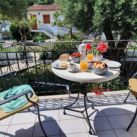 Livadi With Pool Appart hôtel