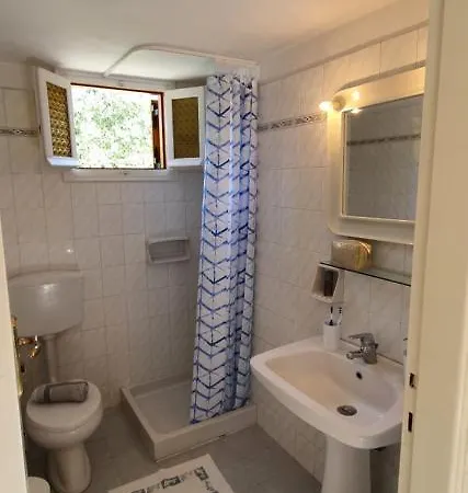 Livadi With Pool 4* Lákka