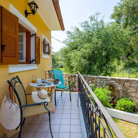 Appart hôtel Livadi With Pool Lákka