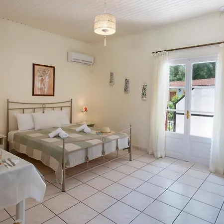 Livadi With Pool Appart hôtel