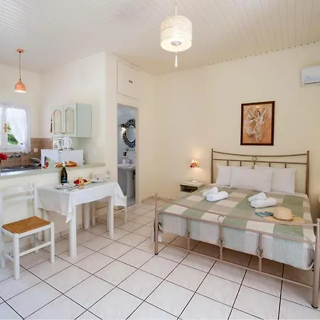 Livadi With Pool Appart hôtel