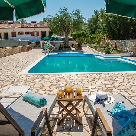 Appart hôtel Livadi With Pool 4*