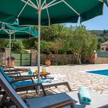 Livadi With Pool Appart hôtel 4*