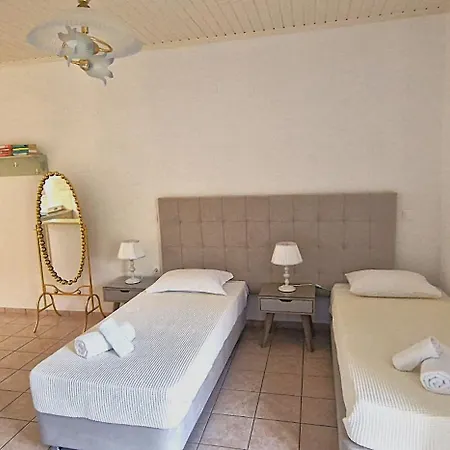 Livadi With Pool Lákka