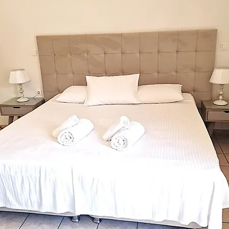 Appart hôtel Livadi With Pool