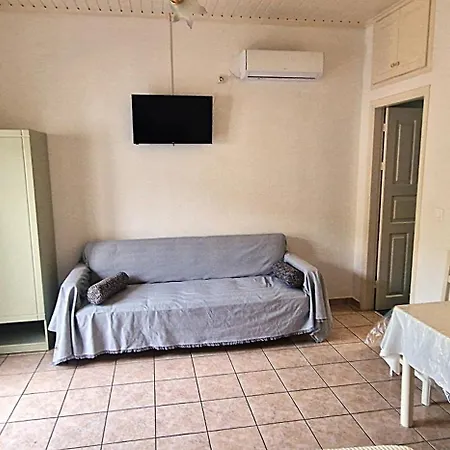 Livadi With Pool Appart hôtel 4*